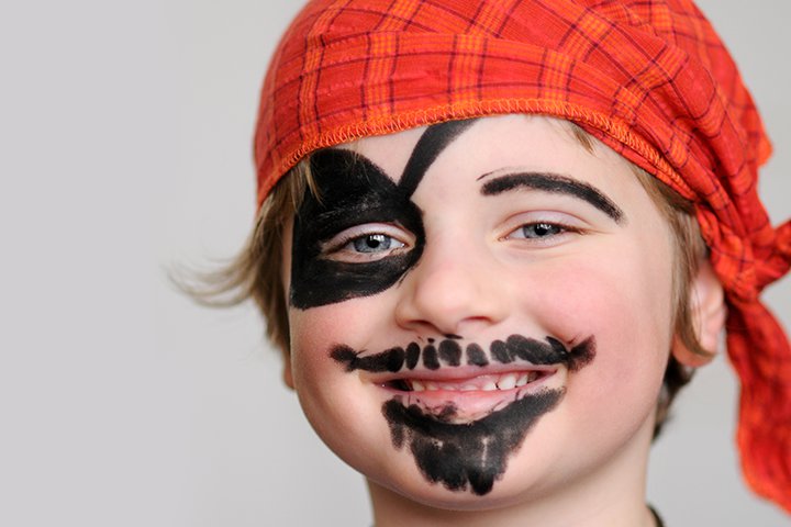 Top face paint tricks for parents to turn kids into little horrors