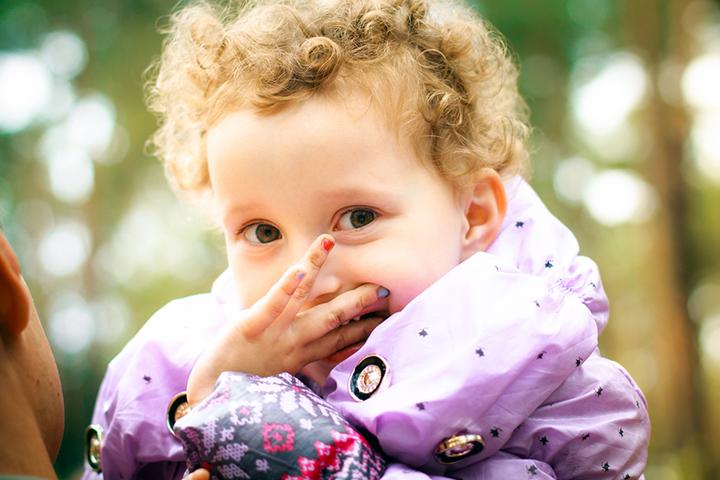 Nail colors might tempt the baby to suck their fingers