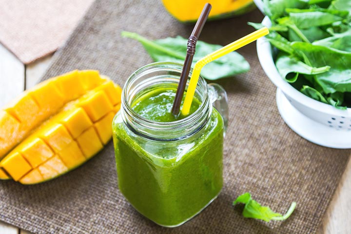 Mango spinach smoothie for pregnant women