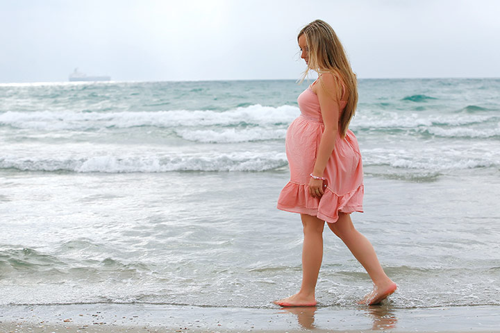 Walking as an exercise to induce labor naturally