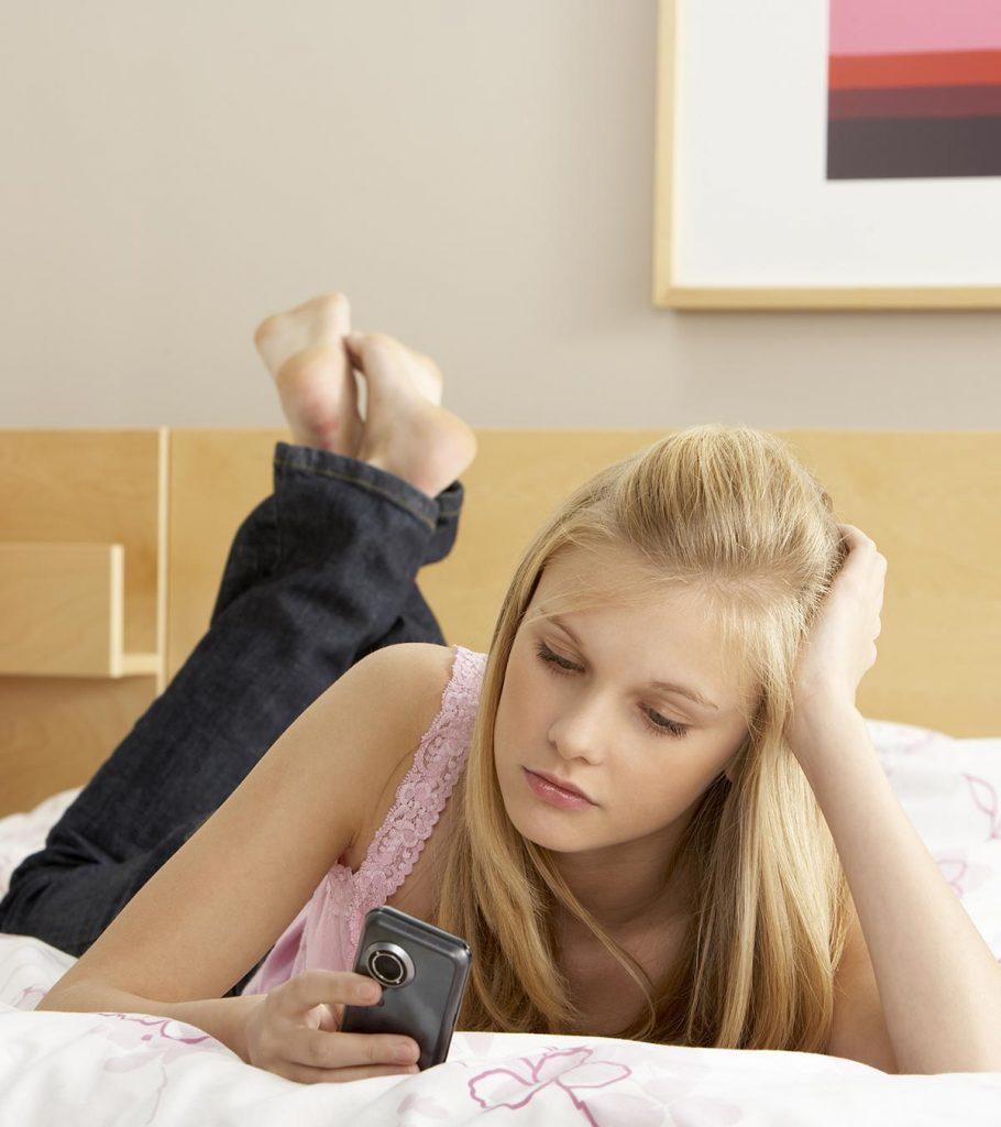 10 Common Teenage Girl Problems And Their Solutions