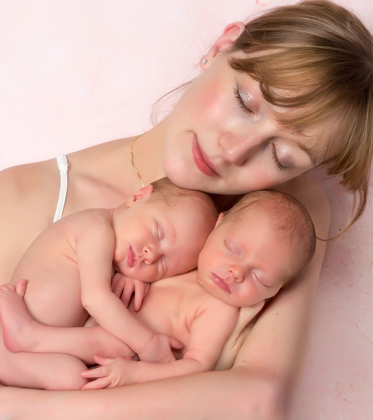 Twin Baby Care: 16 Tips To Make The Task Easier