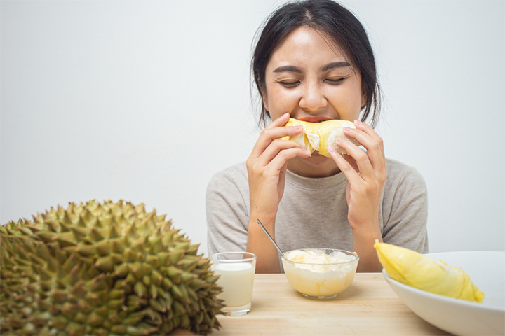 Due to the high amount of estrogen in it, durian can help conceive naturally.