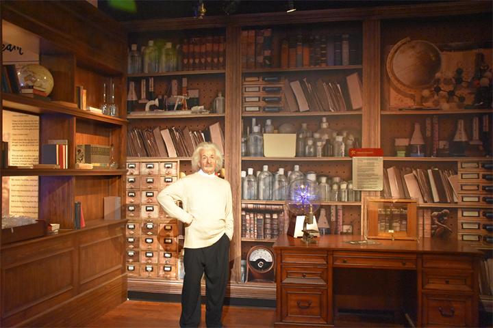 He took up a job at the Patent Office in Bern.
