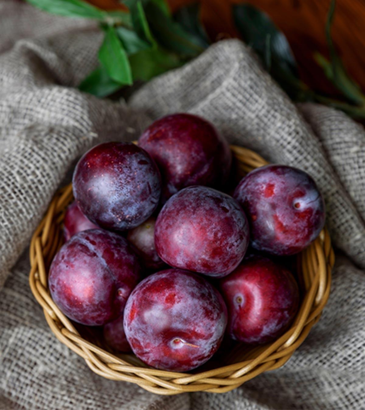 4 Health Benefits Of Plums During Pregnancy