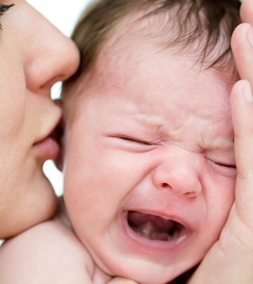 11 Signs Of Over-Stimulated Babies & Ways to Deal With Them