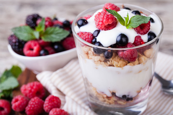 Yogurt parfait healthy breakfast idea for teens