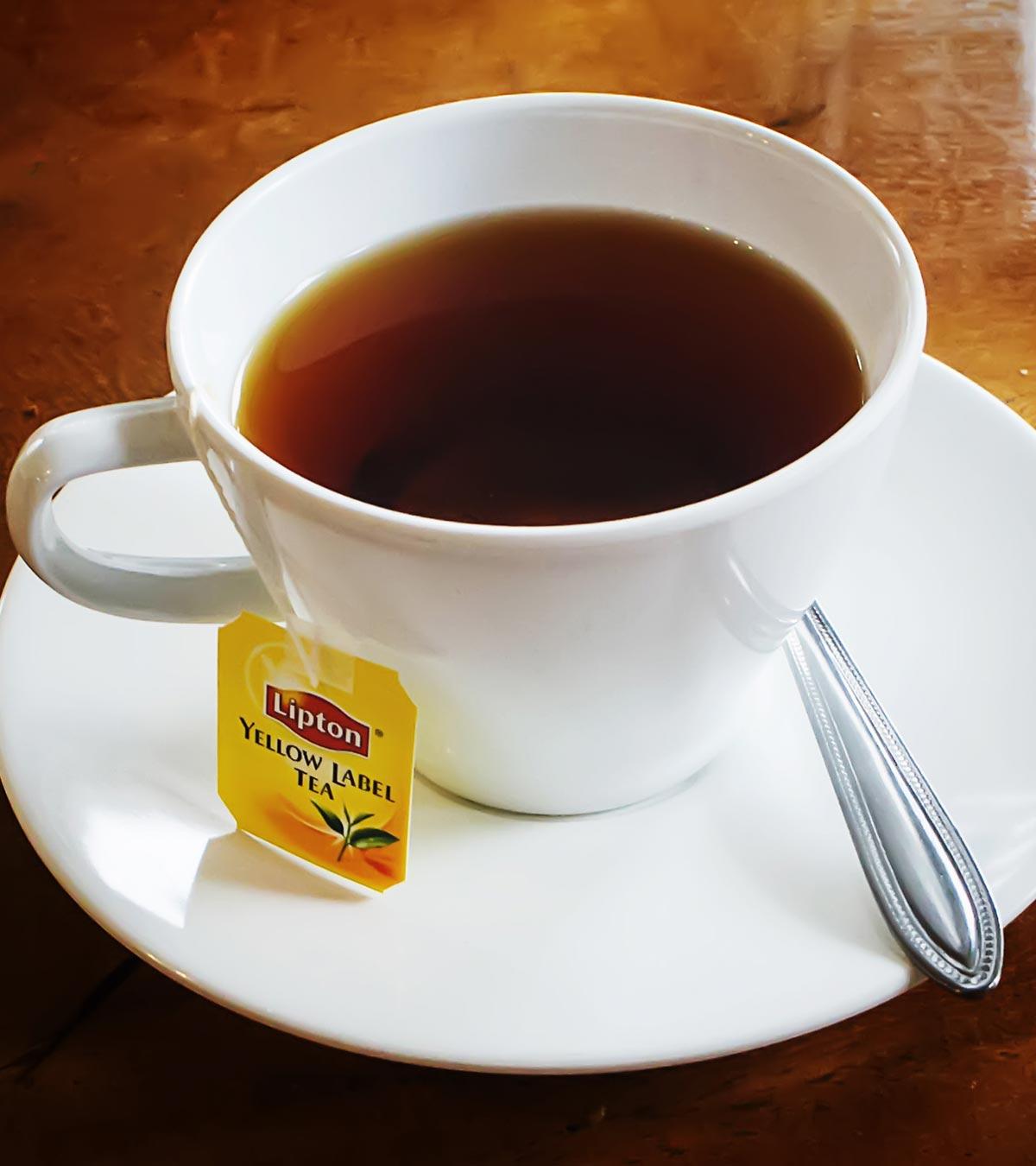 Lipton tea in a cup