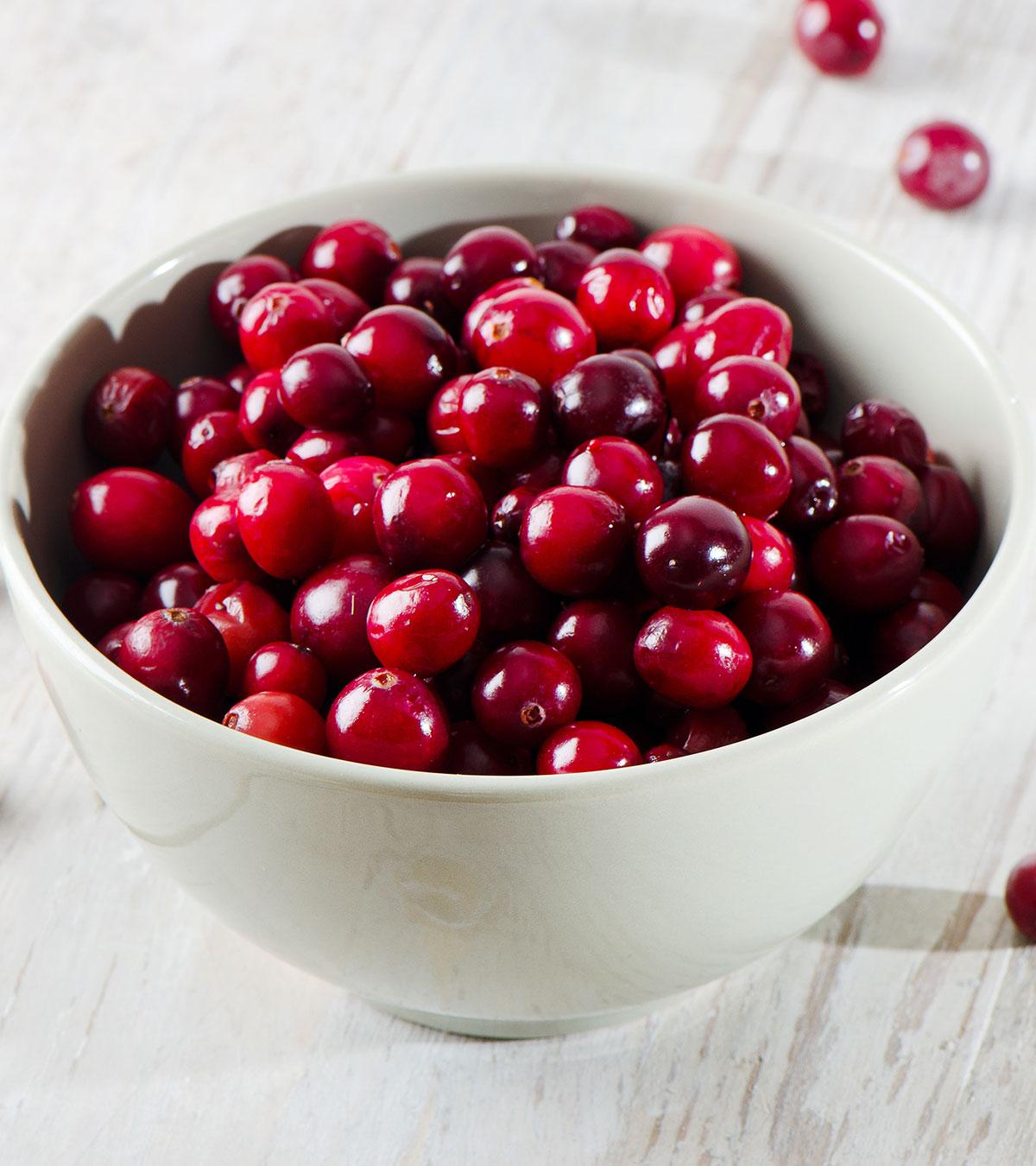 Lots of cranberries in a bowl