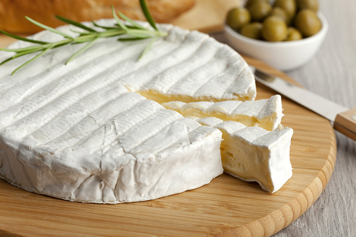 https://www.momjunction.com/wp-content/uploads/2015/08/Brie-Cheese.jpg