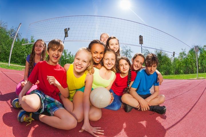 Teen team building activities, Blanket volleyball