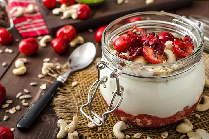 Granola parfait, healthy snack for teenagers