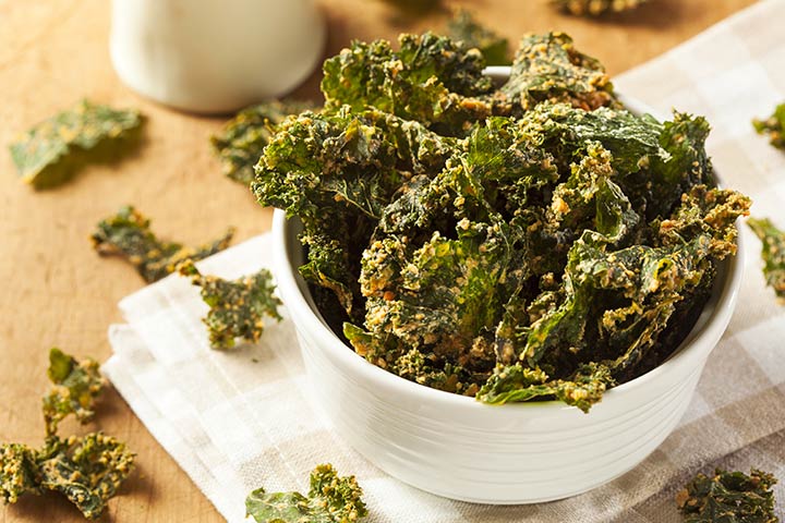 Kale chips, healthy snacks for teenagers
