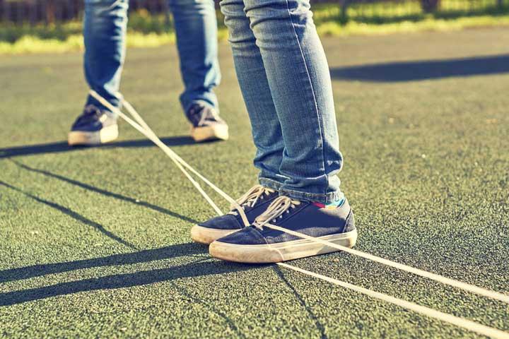 Teen team building activities, Looped to rope