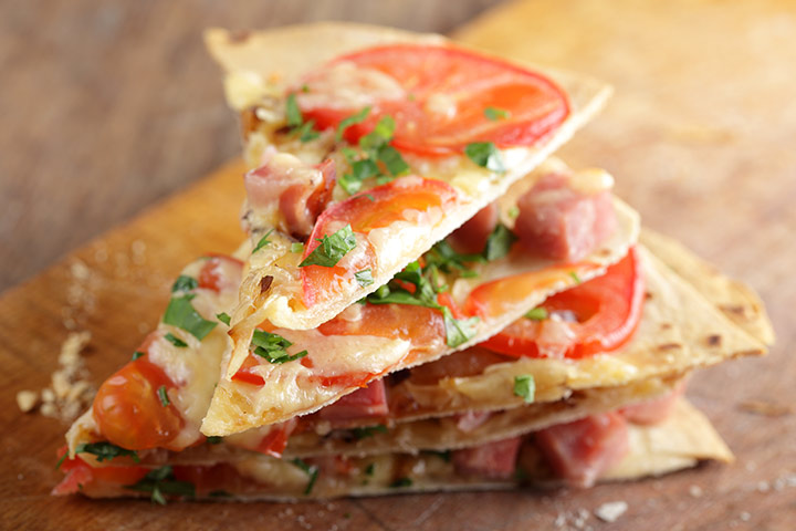 Mexican tortilla pizza, healthy snack for teenagers