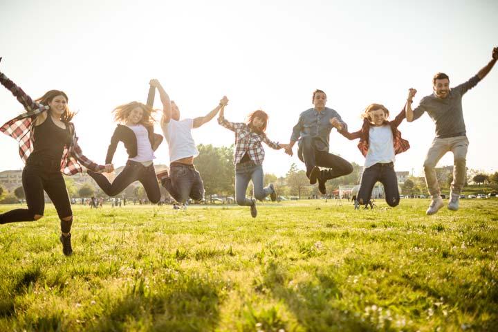 Teen team building activities,Photo finish game