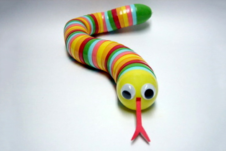 Waste material crafts for kids, plastic egg snake