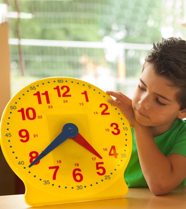 A kid prepared a clock crafts