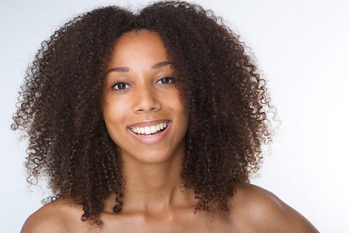 Bouncy curls hairstyle for black teenager