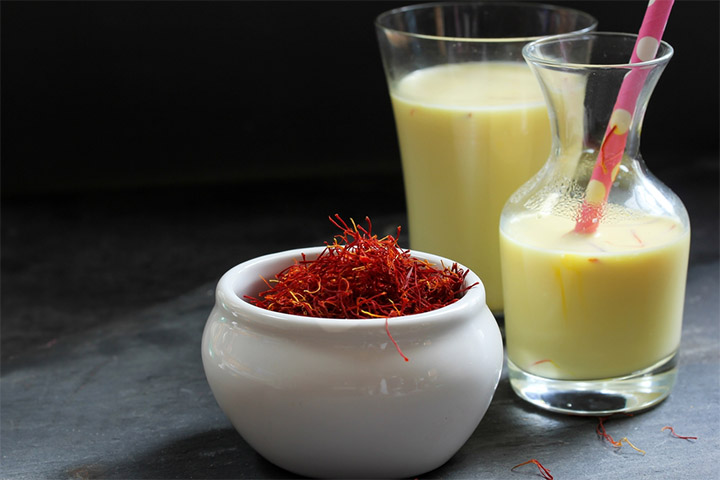Only use a few strands of saffron in milk during pregnancy