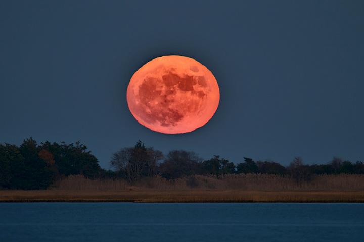 Eclipse moon facts for kids