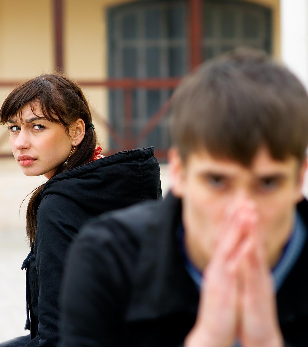 10 Agonizing Signs Of An Emotionally Unavailable Husband