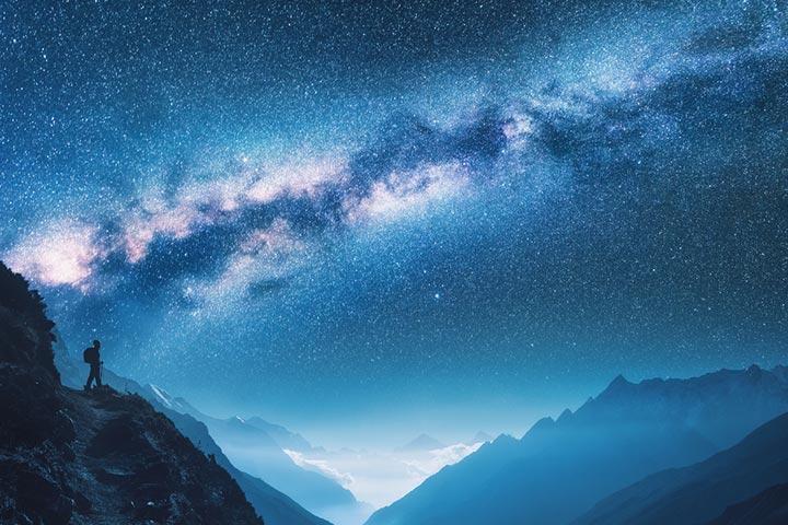 Whatsapp DP images for girls showing the beautiful night, sky, and stars
