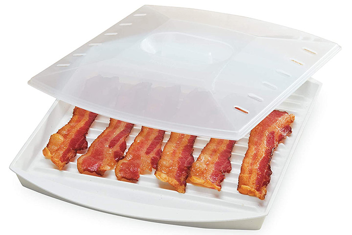 Medium Slanted Bacon Tray with Lid, Nordic Ware