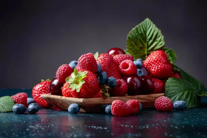 Berries healthy food for kids