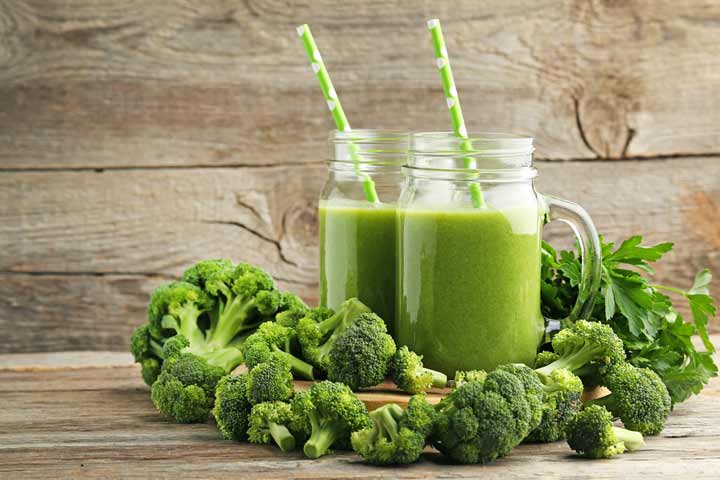 Green broccoli smoothie recipe for children