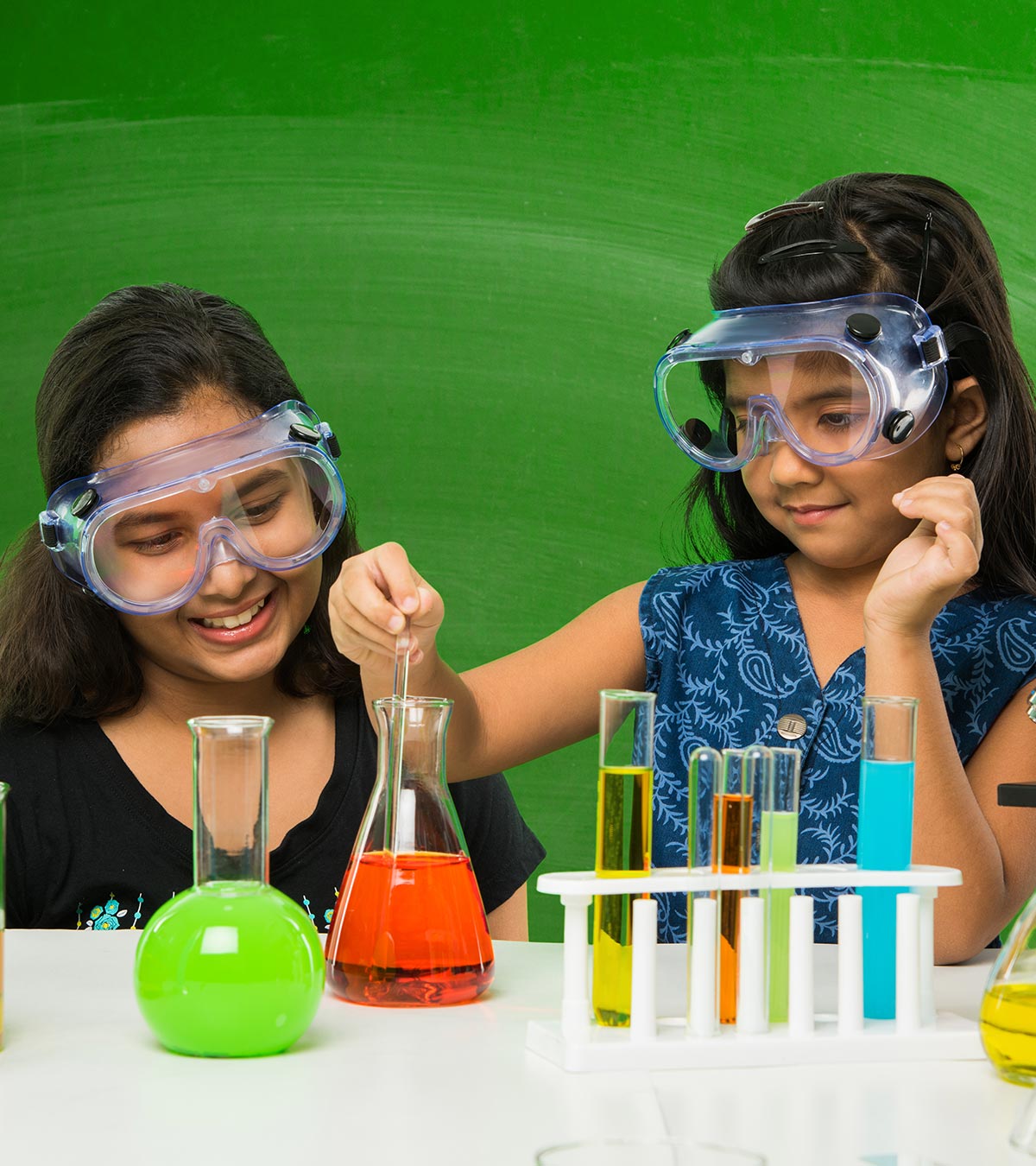बच्चों के लिए विज्ञान से जुड़ी 150 रोचक जानकारियां | Science Facts For Kids In Hindi