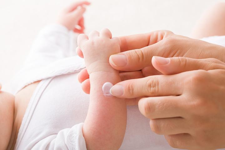 Vaporub shop baby feet