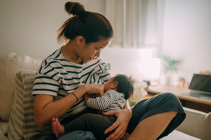 Breastfeeding protects the baby against infection