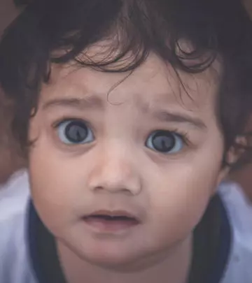 छोटे बच्चों की आंखों के नीचे काले घेरे होने के कारण व हटाने के उपाय | Dark Circles In Babies In Hindi  
