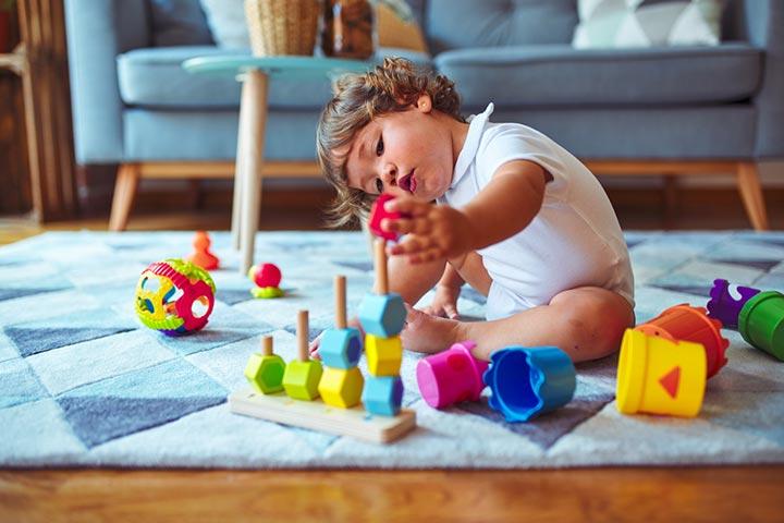 Independent Play Benefits: How to Encourage Your Baby or Toddler to Play  Alone