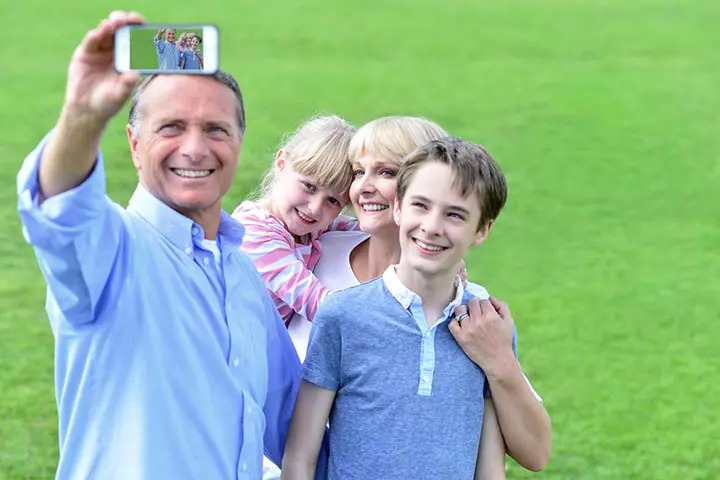 happy-family-making-selfie