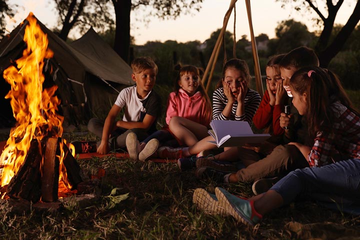 Storytelling, toddler camping activity