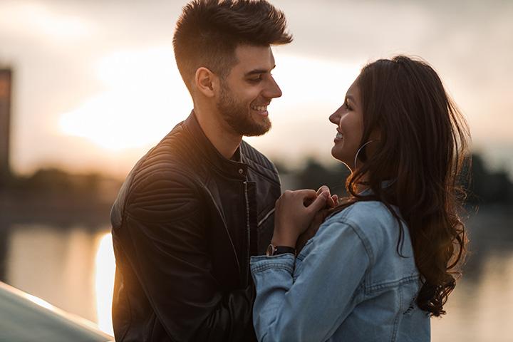 200+ Cute Text Messages To Make Her Smile