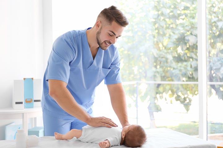 See a doctor if the baby has experienced cyanosis for the first time.