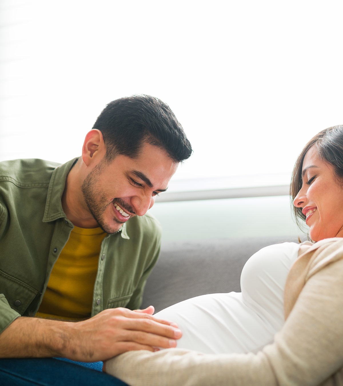 प्रेगनेंसी के दौरान पति पत्नी का रिश्ता कैसा होना चाहिए? | Husband And Wife Relationship During Pregnancy In Hindi