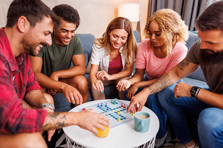 10 Games To Play With Friends When Bored And Losing Your Mind