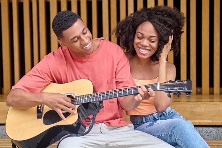 20 Practical Ways to Make A Man Fall In Love With You