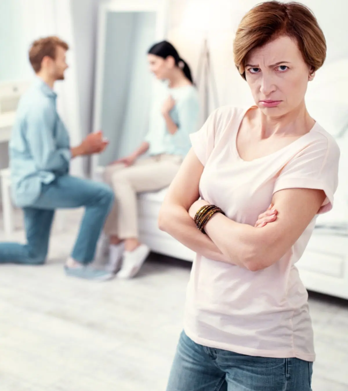 27 Signs Of A Toxic Mother-in-Law And How To Deal With Her