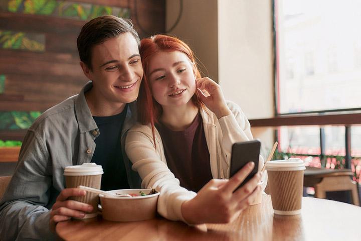 A simple coffee date is ideal for a first date