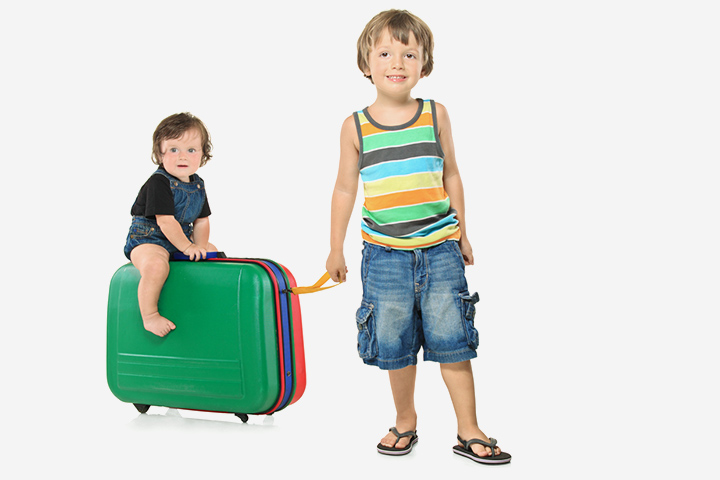 Sibling travel buddies photo ideas for toddlers