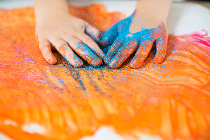 Finger painting – A brilliant activity for babies and toddlers