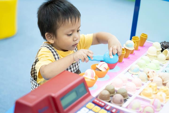 Ice cream shop, dramatic pretend play for toddlers