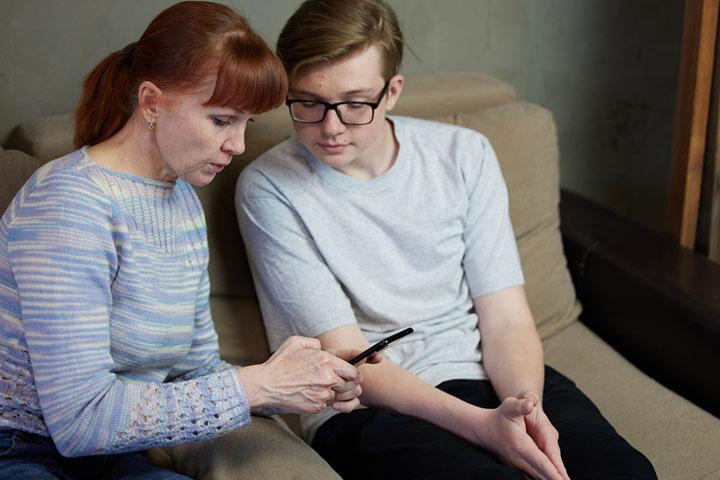 disadvantages of mobile phones on youth