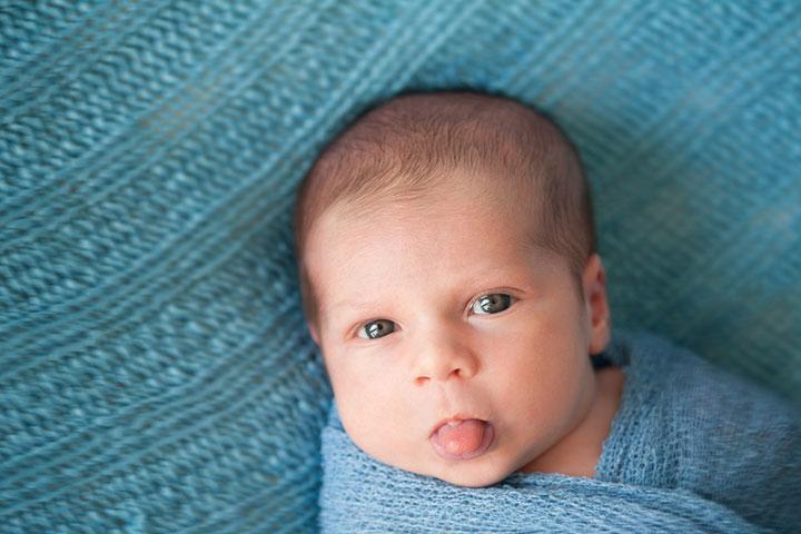 Benefits of blowing raspberries for the baby