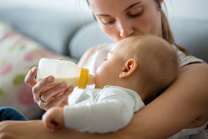 When Do Babies Hold Their Own Bottle?